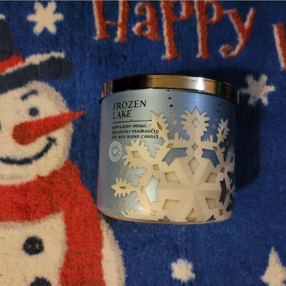 Used Japanese Cherry Blossom bath and body works 3-wick candle - Picture 3 of 16